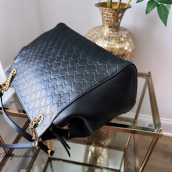 Gucci Black Leather Shoulder Bag - Picture 11 of 17